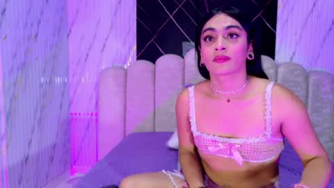 malaia thompson  online show from May 2026 12:01:02 PM