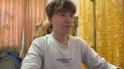 Snapshot of malcolm_yang chatting on April 2026 04:14:02 AM Tom and Mark 3 online show from April 2026 04:14:02 AM