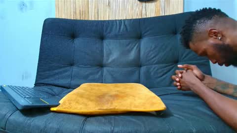 Malcom online show from October 2025 01:00:02 PM