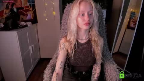 Snapshot of malenaernman chatting on November 2025 10:37:01 AM Malena online show from November 2025 10:37:01 AM