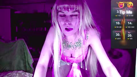 Mischelle online show from November 2025 01:53:01 AM