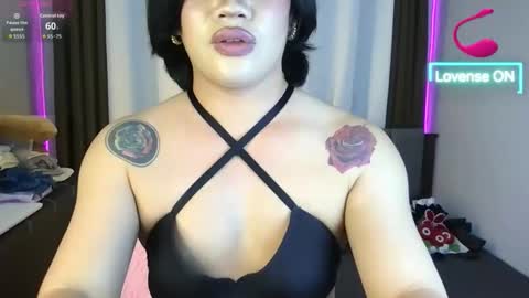 Snapshot of malia_nicole chatting on February 2026 03:27:01 PM malia online show from February 2026 03:27:01 PM