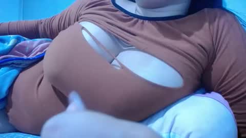 Snapshot of malika_pregnant chatting on April 2026 02:39:01 AM M A L I K A online show from April 2026 02:39:01 AM