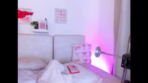 Malka online show from November 2025 08:30:01 PM