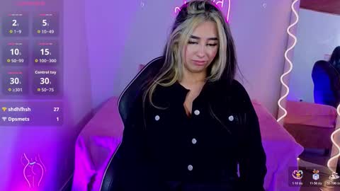 Malory  online show from November 2025 07:26:02 PM