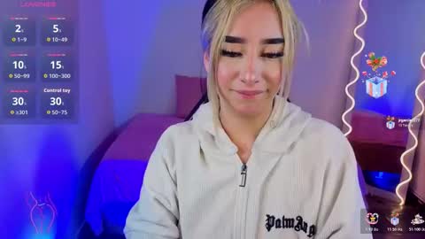 Malory  online show from November 2025 11:24:02 AM