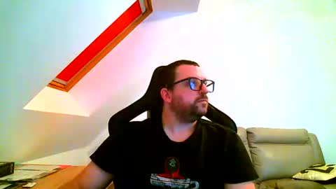 breton online show from December 2025 10:58:02 PM