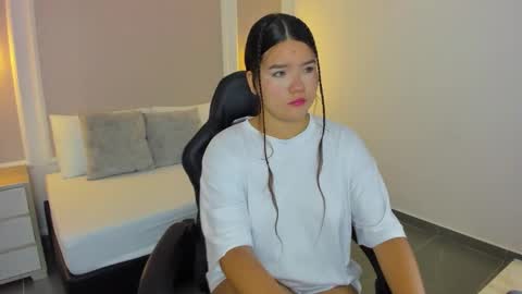 M A L U online show from November 2025 12:05:02 PM