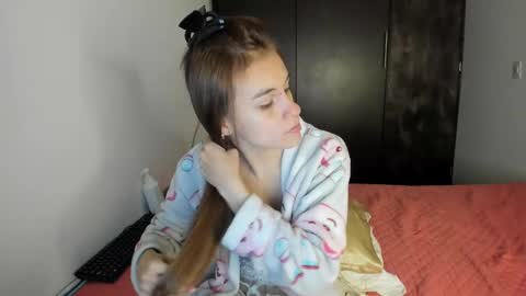 instagram  nueela   online show from January 2025 11:33:02 PM