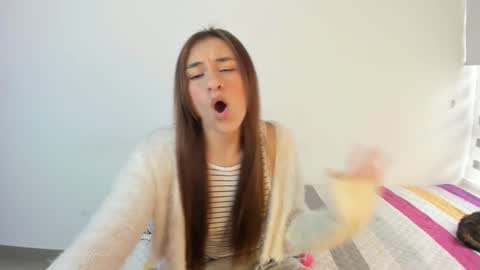 instagram  nueela   online show from December 2025 09:41:02 PM