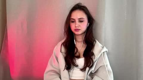 Mia Davis online show from February 2026 07:30:01 AM