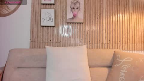 Snapshot of mandy_bloom chatting on April 2026 02:51:02 AM mandy_bloom online show from April 2026 02:51:02 AM
