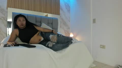 Snapshot of mandy_dark chatting on April 2026 04:20:02 PM Mandy Dark online show from April 2026 04:20:02 PM