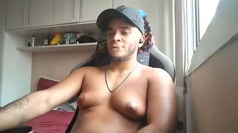 Snapshot of mandymel chatting on January 2025 06:01:02 PM Muw online show from January 2025 06:01:02 PM