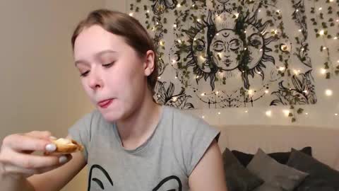 Mandy online show from November 2025 03:22:01 PM