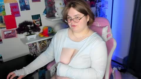Snapshot of maneela_kennedy chatting on May 2026 11:17:02 AM Maneela online show from May 2026 11:17:02 AM
