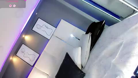 manellyksparklee online show from February 2026 01:09:02 PM