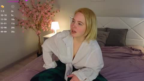 manic_pixie_ online show from March 2025 10:30:02 AM