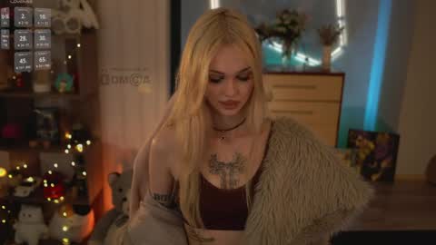 Snapshot of manifreyja chatting on April 2026 08:02:02 PM Amelie online show from April 2026 08:02:02 PM