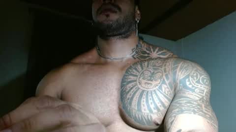 Snapshot of manolofitt chatting on April 2026 12:00:01 AM Manolo online show from April 2026 12:00:01 AM