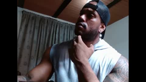 Snapshot of manolofitt chatting on April 2026 04:17:02 PM Manolo online show from April 2026 04:17:02 PM