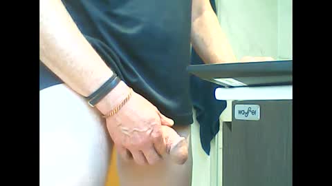 Snapshot of manu_481 chatting on September 2025 03:27:02 PM manu_481 online show from September 2025 03:27:02 PM