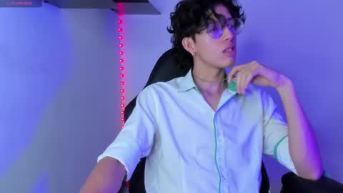 Manuel online show from February 2025 07:25:02 PM