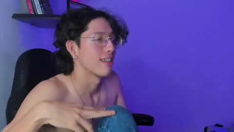 Manuel online show from March 2025 10:38:01 PM