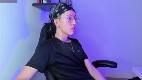 Manuel online show from March 2025 07:26:02 PM