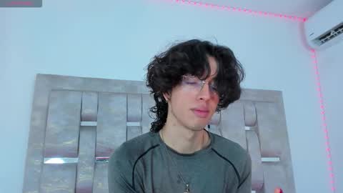 Manuel online show from October 2025 08:51:02 PM