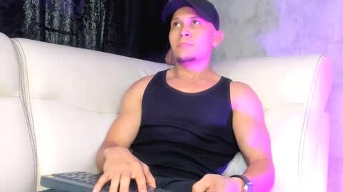 Manuel online show from September 2025 08:32:02 PM