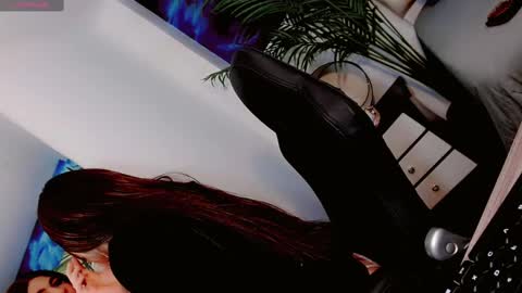 Manuela Kingsley online show from February 2025 11:46:02 AM