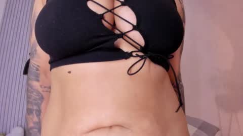 Snapshot of manuela_montes_ chatting on March 2026 11:44:02 AM manuela_montes_ online show from March 2026 11:44:02 AM