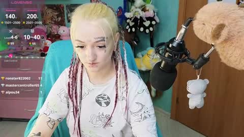 Manuela online show from December 2024 08:44:02 PM