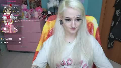 Manuela online show from May 2026 09:11:02 PM
