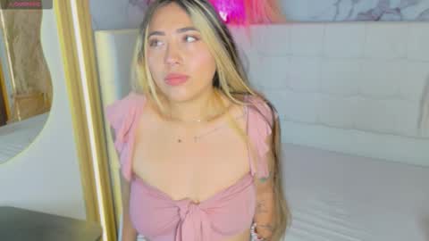 Manuela  online show from December 2025 08:05:01 PM