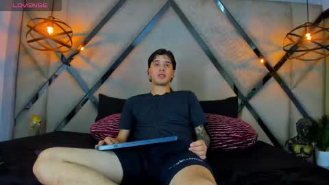 Snapshot of manuelr77 chatting on March 2026 05:03:02 AM Manuel online show from March 2026 05:03:02 AM