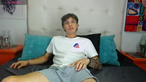 Snapshot of manuelr77 chatting on March 2026 08:26:33 AM Manuel online show from March 2026 08:26:33 AM