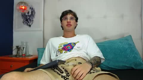 Snapshot of manuelr77 chatting on March 2026 04:45:02 AM Manuel online show from March 2026 04:45:02 AM