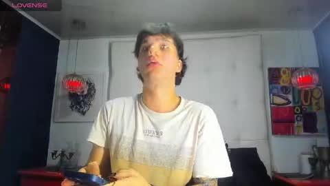 Snapshot of manuelr77 chatting on April 2026 04:51:01 AM Manuel online show from April 2026 04:51:01 AM
