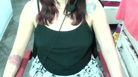 Snapshot of manuescarlate13 chatting on April 2026 02:27:02 AM Manu Escarlate online show from April 2026 02:27:02 AM