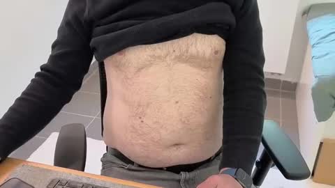 manuherb84 online show from April 2026 01:43:02 PM