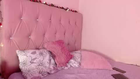 Manu  online show from February 2025 09:36:02 PM