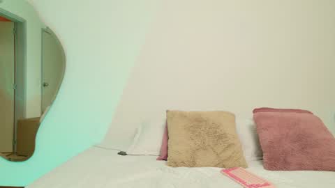     online show from December 2024 12:48:02 AM