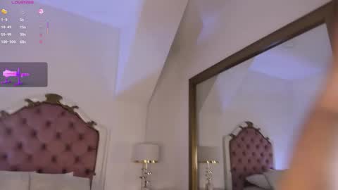 Mara online show from October 2025 04:20:01 AM