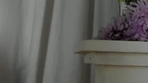 Mara  online show from December 2025 07:10:01 PM