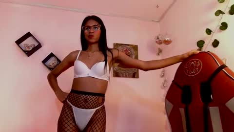 Snapshot of mara_summer chatting on November 2025 01:54:02 PM Mara 3 online show from November 2025 01:54:02 PM