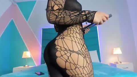 mara_winters_ online show from October 2025 11:54:02 AM