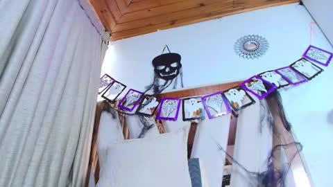 maraa_x online show from October 2025 08:07:01 PM