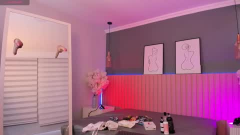 Snapshot of maraia_ford chatting on December 2025 08:18:02 PM Mara online show from December 2025 08:18:02 PM